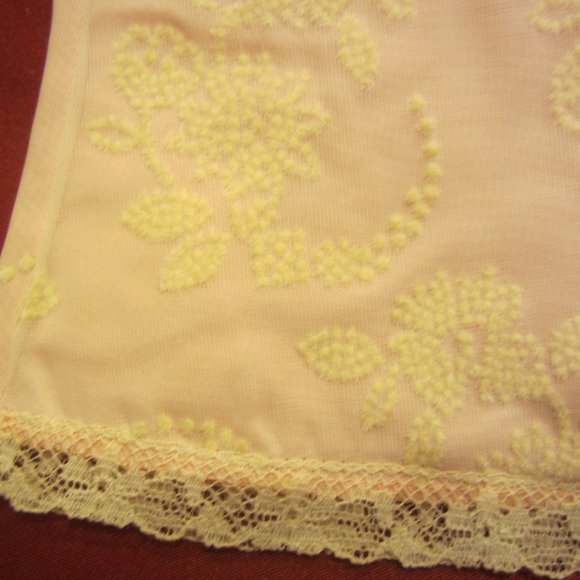 VTG BEAUTIFUL HANDMADE BABY JACKET, PINK W/WHITE LACE OVERLAY 0-3 MOS - Picture 5 of 6